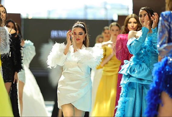 DUYGU NAR DEFİLE 1x