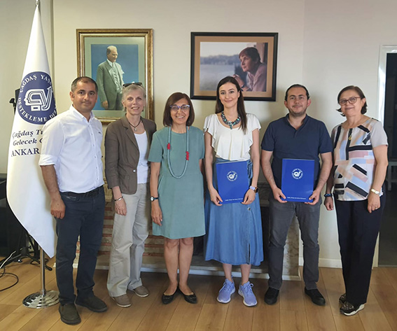 “Kadın Oyunları Festivali 2023” gelirini deprem bölgesindeki kız çocuklarına bağışladı.