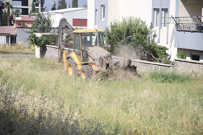 DULKADİROĞLU BELEDİYESİ PARK VE BAHÇE MÜDÜRLÜĞÜ’NDEN BAYRAM HAZIRLIĞI