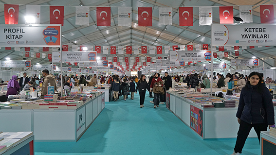 Kitap Fuarı, Altıncı Gününde de Ziyaretçi Akınına Uğradı