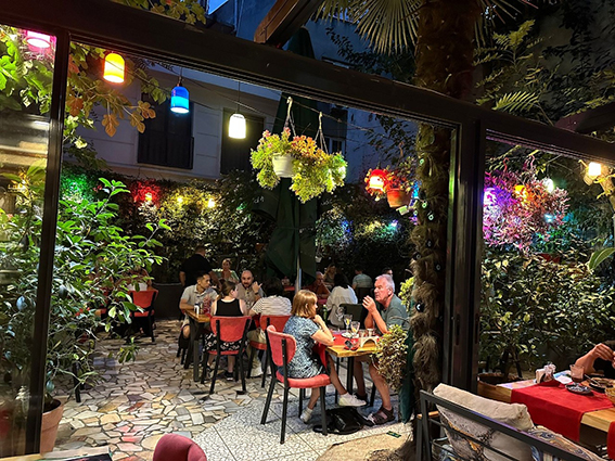 İstanbul’un Saklı Cenneti: Hidden Garden Restaurant ve Mehmet Şakir Alpnar’ın Eşsiz Vizyonu