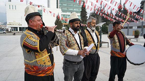 Davul Zurna Gösterisi (3)