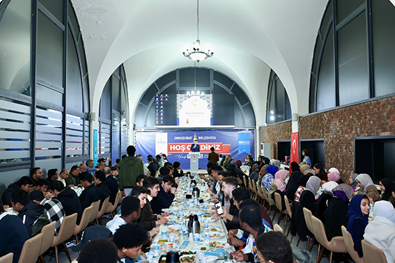 Başkan Toptaş, 63 ülkeden gelen Yedikıta’lı öğrencilerle iftar sofrasında buluştu