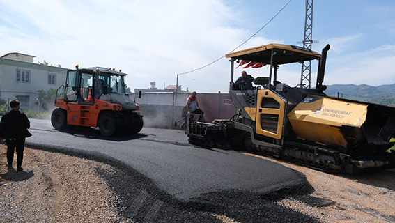Başkan Toptaş’tan 3 mahalleye 55 milyon TL değerinde asfalt yatırımı