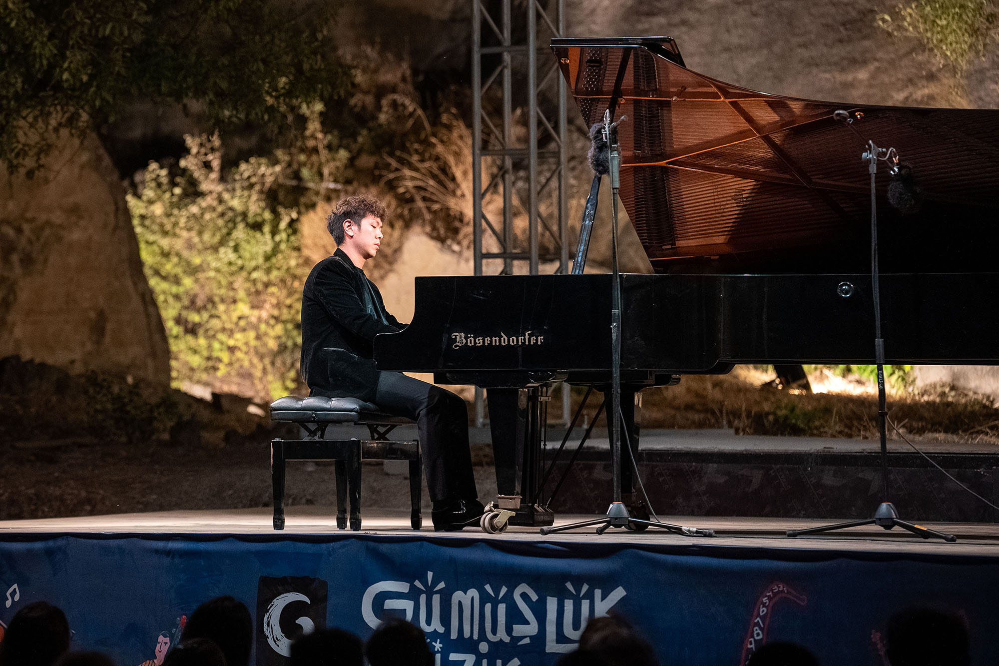 Piyanist Congyu Wang Gümüşlük Müzik Festivali kapsamında sahne aldı