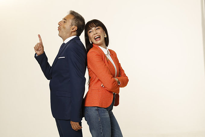 AŞK VE SİYASETİN KOMİK ÇATIŞMASI TİYATRO SAHNESİNDE