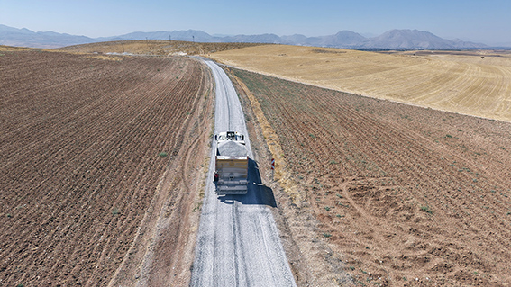 Elbistan’da 3 Mahallenin Daha Ulaşımı Büyükşehir’le İyileştiriliyor