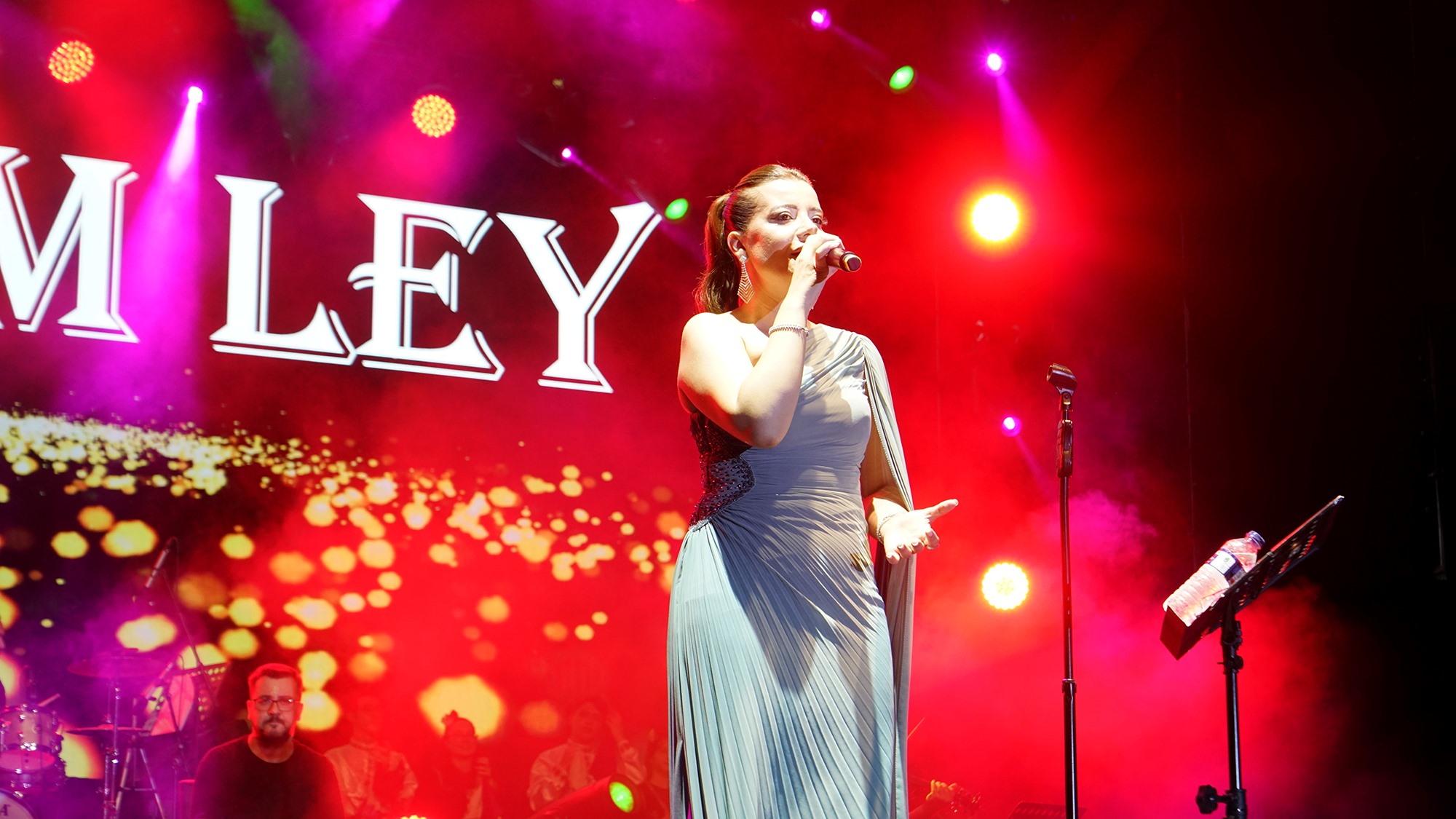 Geleneksel Ağustos Fuarı’nda Hatice Gökçeli’den Türkü Ziyafeti