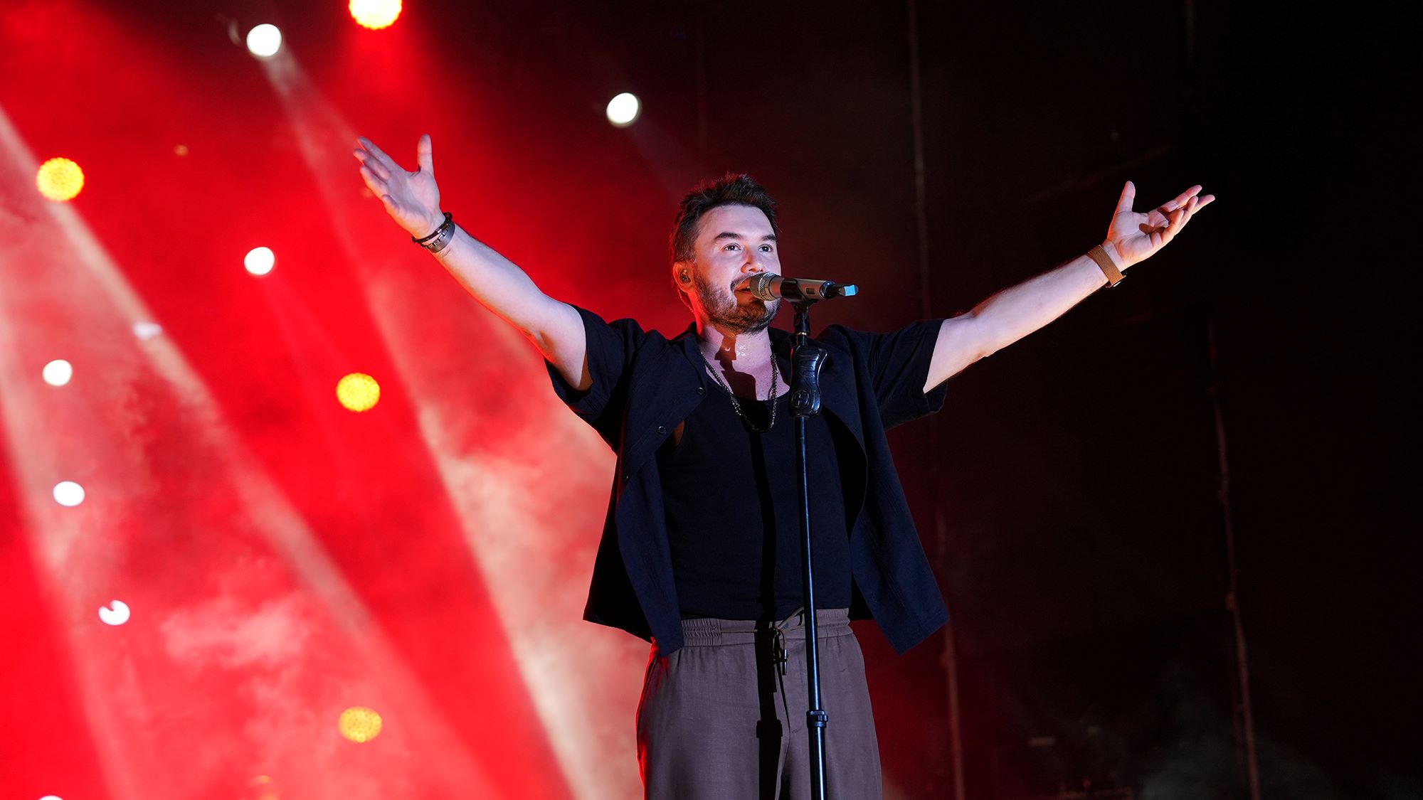 Mustafa Ceceli, Fuar Akşamını Şenliğe Çevirdi