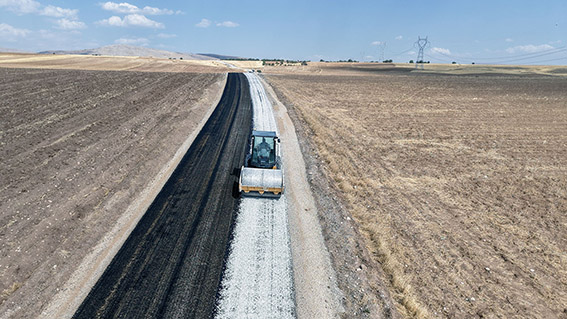 Büyükşehir Afşin’de 9 Mahalleye Ulaşım Sağlayan Grup Yolunu Yeniledi