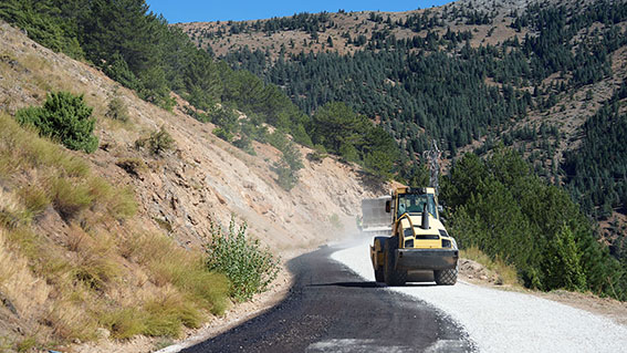 Büyükşehir’den Göksun Kırsalına Konforlu Yol Atağı