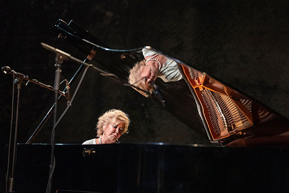 Gümüşlük Festivali Gülsin Onay konseriyle son buldu