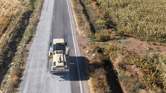 Büyükşehir’den Elbistan Kırsalına Kesintisiz Yol Hizmeti