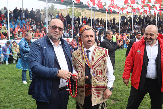 GELENEKSEL BERTİZ BAYDEMİRLİ KISA ŞALVAR GÜREŞ FESTİVALİ COŞKUYLA GERÇEKLEŞTİRİLDİ