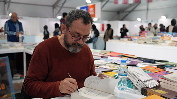 Güray Sürgü, KAFUM’da Kitapseverlerle Buluştu