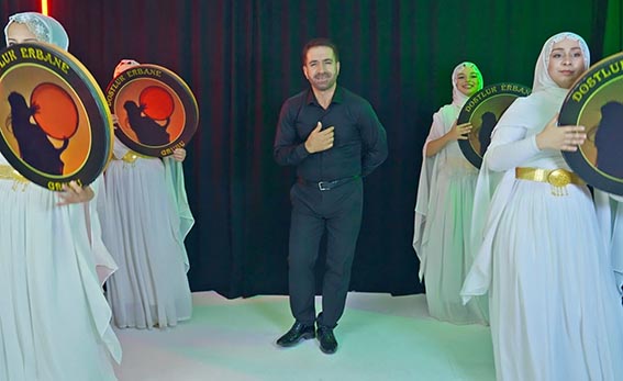 SAMET AKDAĞ HALAY İLE GELDİ