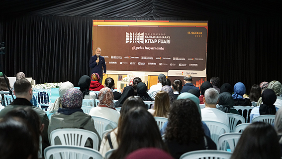 Tarık Tufan, Kitap Fuarı’nda Okurlarla Buluştu