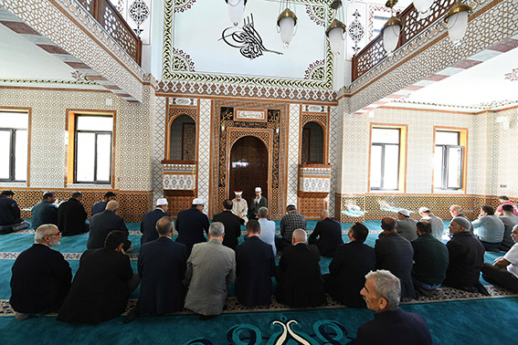 Dulkadiroğlu Hacı Osman Uğur Camii Hizmete Açıldı