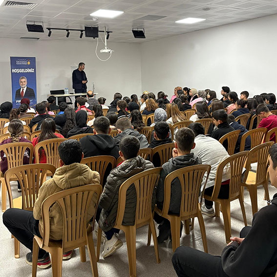 Büyükşehir’in Kültür Sanat Faaliyetlerinin Yeni Durağı Çağlayancerit Oldu