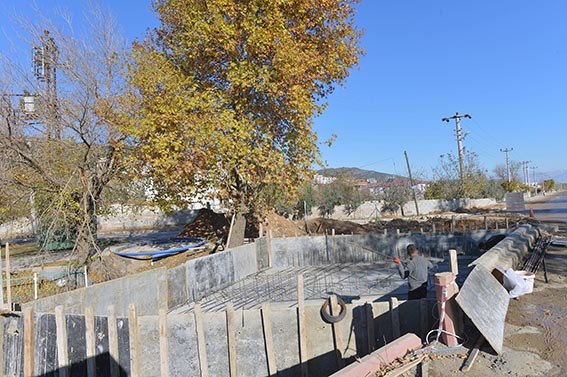 Büyükşehir’den Türkoğlu Şekeroba’da Ulaşımı Rahatlatacak Köprü Hamlesi