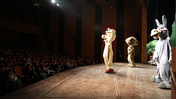 Çocuklar Yarıyıl Tatilinin İlk Gününü Büyükşehir’in Tiyatrosuyla Değerlendirdi