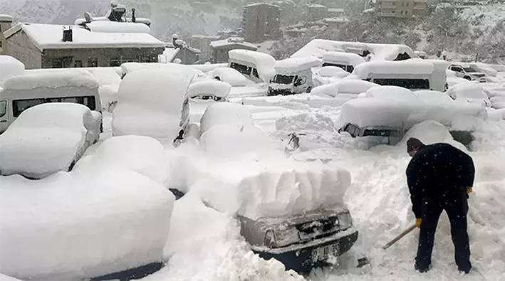 KAHRAMANMARAŞ BEYAZ ESARETE TESLİM OLDU