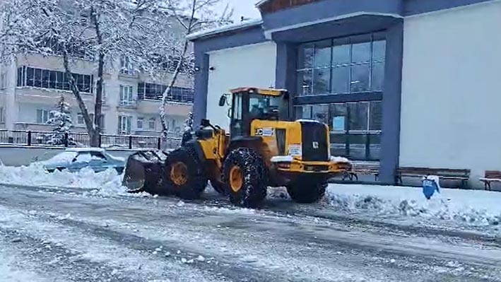 Büyükşehir, Şehirde Kar Mesaisini Sürdürüyor