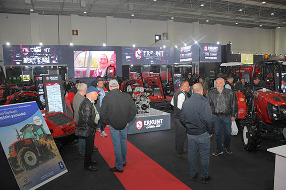Erkunt Traktör Egeli Çiftçilere Yeniden Merhaba Dedi