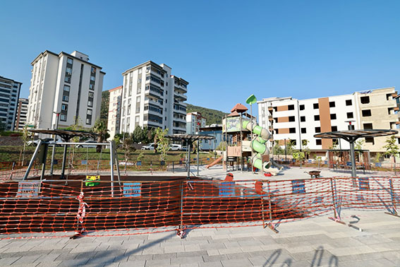 Başkan Toptaş, mahallelerin yaşam kalitesini artıran parkları ziyaret etti